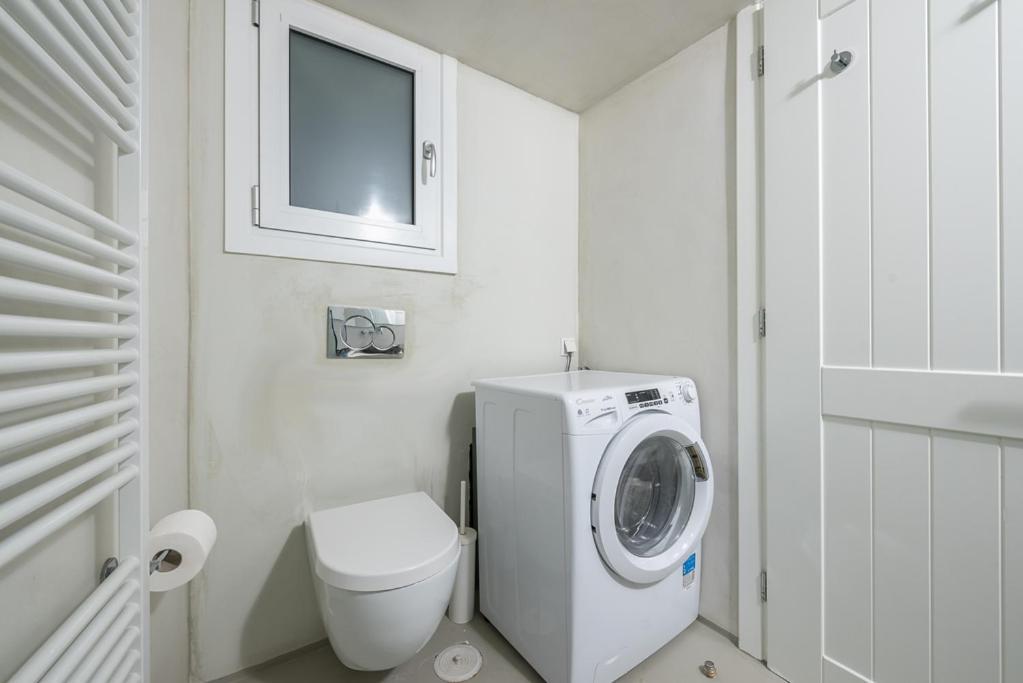 Pame Rentals - 2Bd & 2Ba Home, 4 Min To Acropolis Athens Luaran gambar