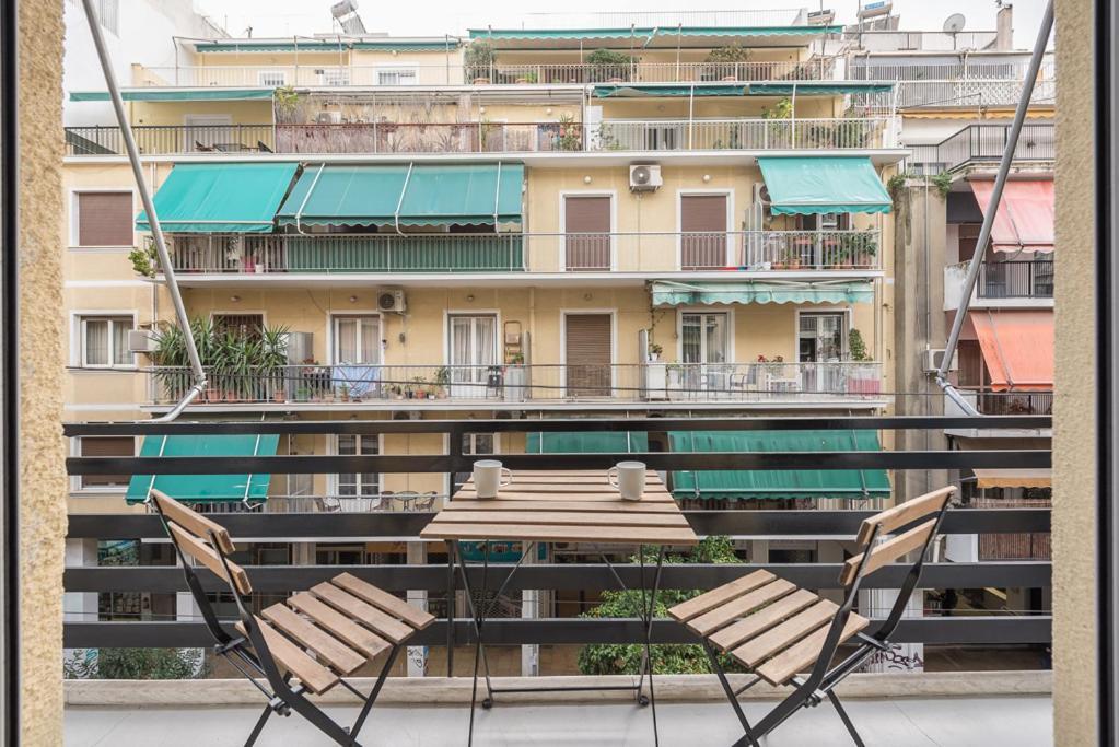 Pame Rentals - 2Bd & 2Ba Home, 4 Min To Acropolis Athens Luaran gambar