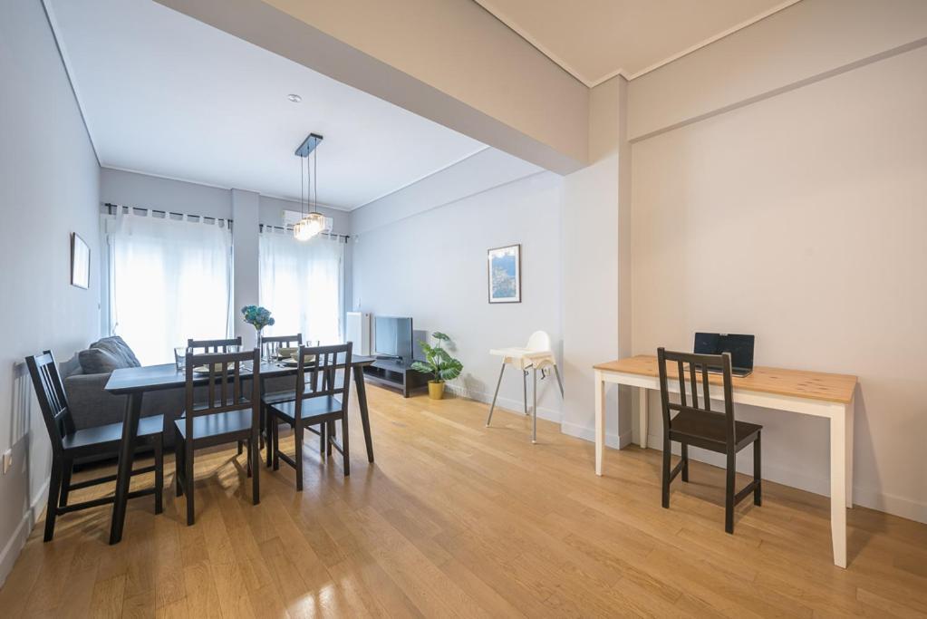 Pame Rentals - 2Bd & 2Ba Home, 4 Min To Acropolis Athens Luaran gambar